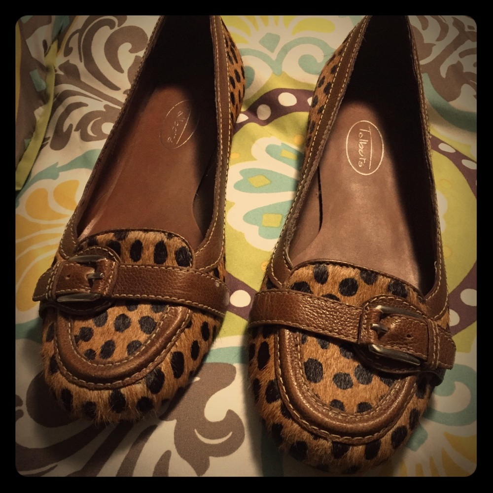 Leopard print flats